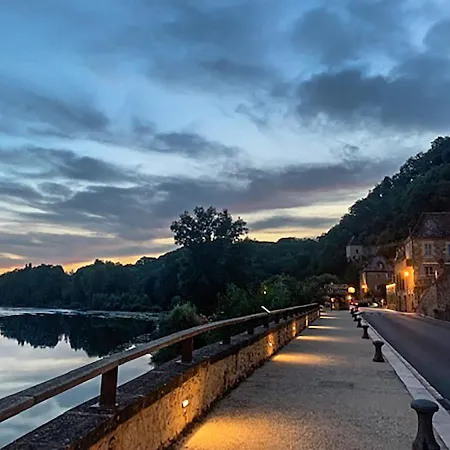 La Tour De Beynac, Xive Siecle, Au Coeur Du Village