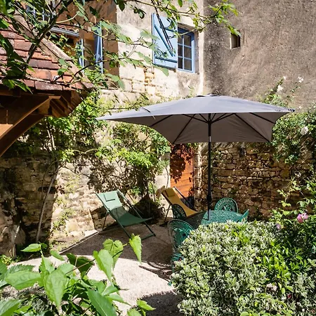 La Tour Alienor, Maison De Caractere Du Xiveme Siecle *
